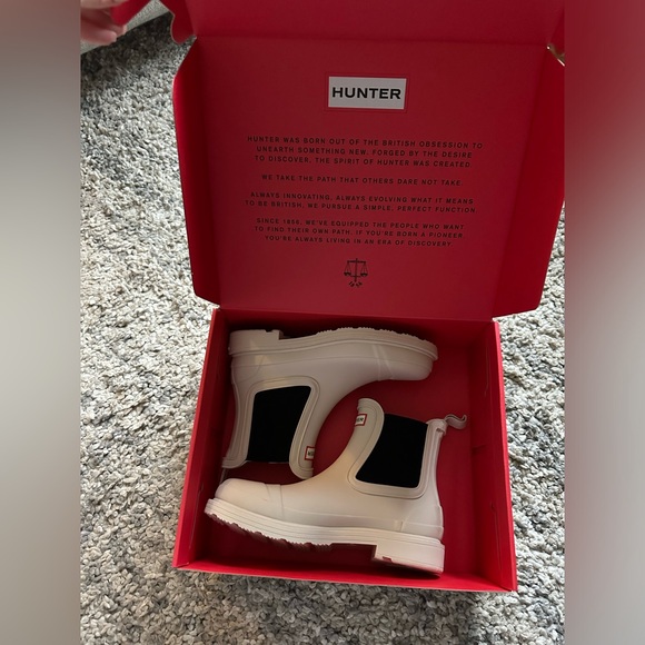 Not the right size, never worn - Picture 1 of 5